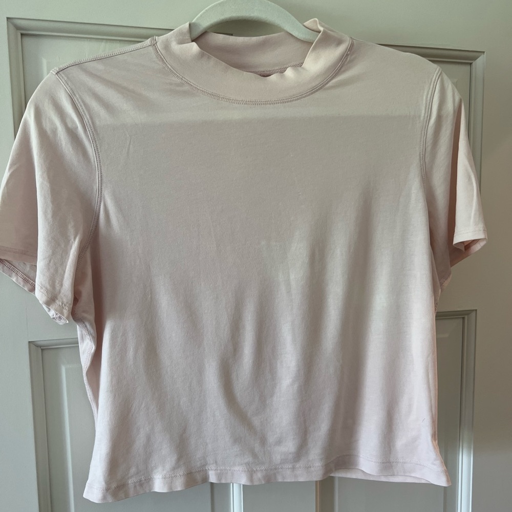 Lululemon pink top